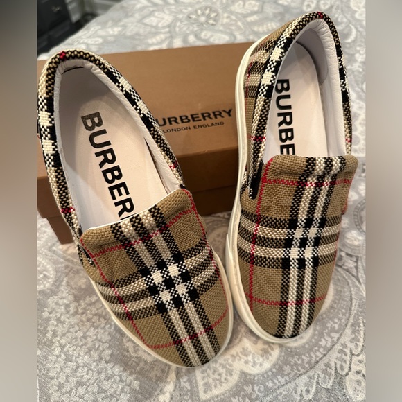 NWT BURBERRY Thomson Check Slip on Sneaker - Picture 5 of 12